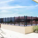 Ponta Negra Completo Com Lava E Seca, Estacionamento Gratis, Preco Imbativel